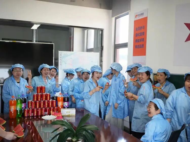 高温送清凉 关怀沁人心 | 西航思创开展一线生产员工高温慰问