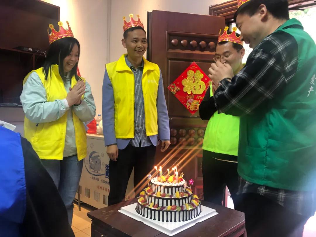 感恩有你 一路相伴 --西交思创研究院4月份员工集体生日(图3)